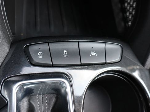 Used 2025 Chevrolet TrailBlazer LT w/ LT Cold Weather Package FWD image 17