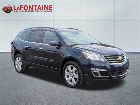 Used 2017 Chevrolet Traverse LT w/ Style and Technology Package image 7