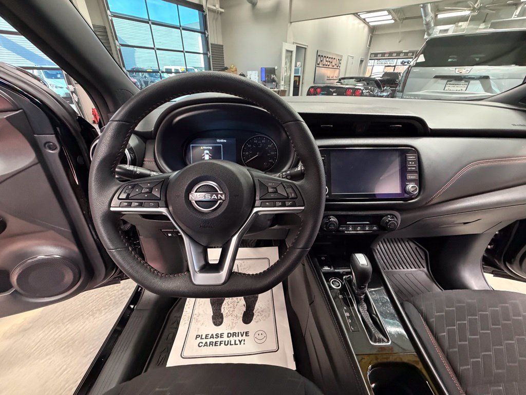 Used 2023 Nissan Kicks SR FWD image 9