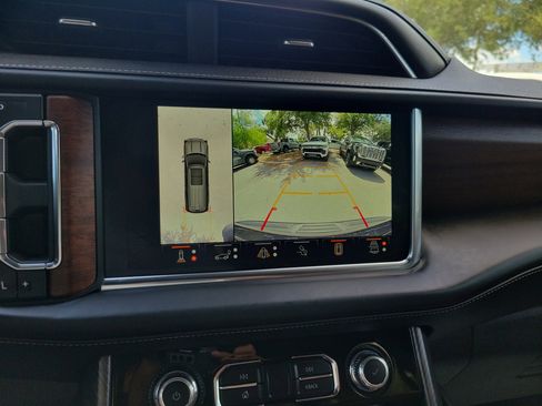 Certified 2023 GMC Yukon Denali Ultimate AWD/4WD image 23