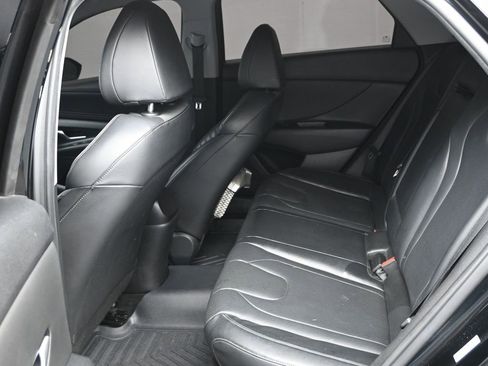 Used 2023 Hyundai Elantra Limited image 23