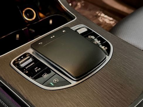 Certified 2021 Mercedes-Benz GLC 300 image 32
