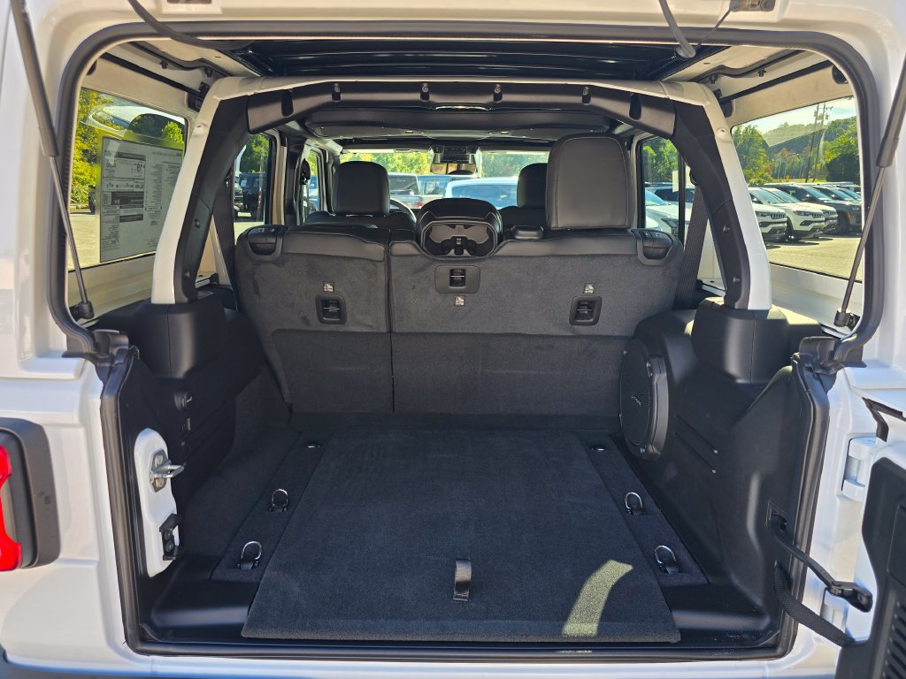 New 2027 Jeep Wrangler Unlimited Rubicon AWD/4WD image 14