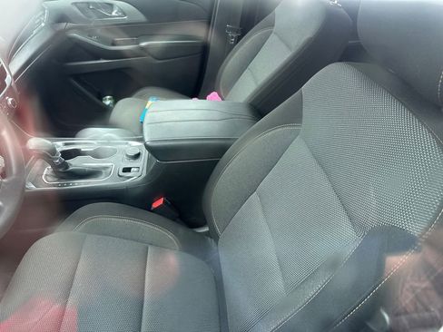 Used 2021 Chevrolet Traverse LS AWD/4WD image 8