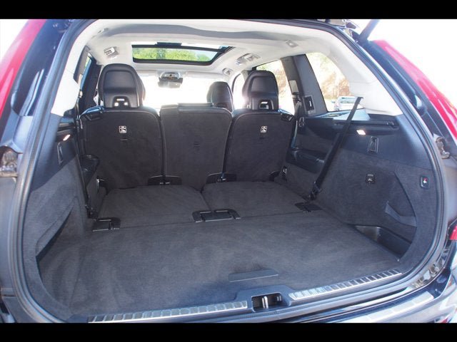 Used 2020 Volvo XC90 T6 Momentum w/ Protection Package Premier AWD/4WD image 19