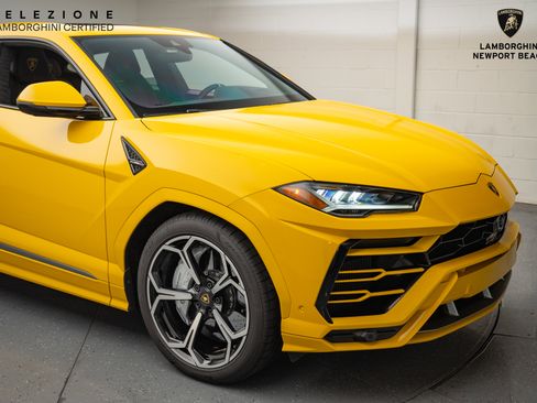Used 2022 Lamborghini Urus image 2