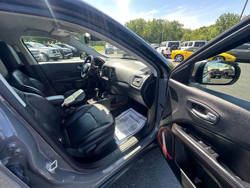 Used 2020 Jeep Compass Trailhawk w/ Leather Interior Group AWD/4WD image 14