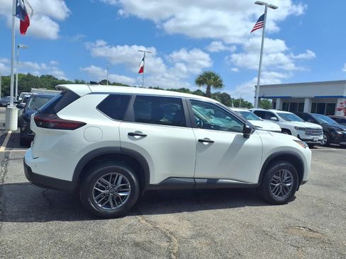 Used 2024 Nissan Rogue S AWD/4WD image 21