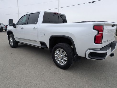 Used 2025 Chevrolet Silverado 2500 High Country w/ High Country Premium Package image 6