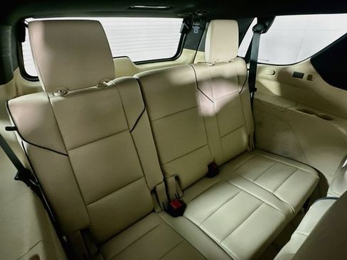 Certified 2024 Cadillac Escalade Premium Luxury w/ Performance Package AWD/4WD image 30
