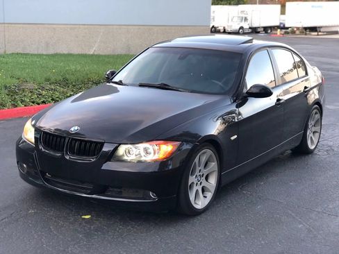 Used 2006 BMW 330i Sedan RWD image 3
