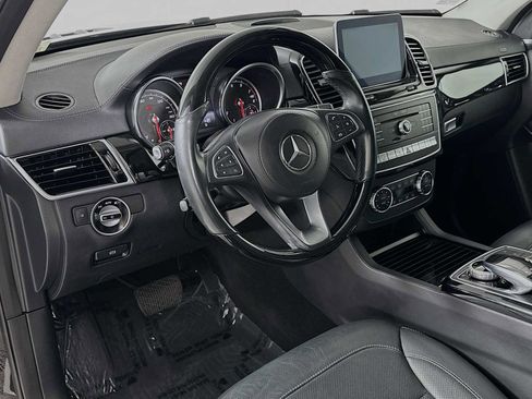Used 2017 Mercedes-Benz GLS 550 4MATIC image 4