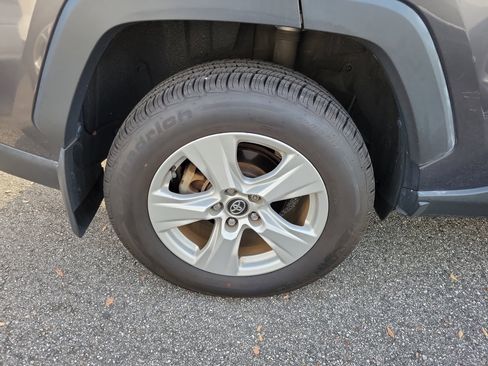 Used 2021 Toyota RAV4 XLE image 13