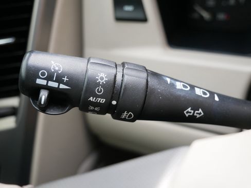 Used 2005 Cadillac XLR RWD image 22
