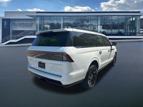 New 2026 Lincoln Navigator L Reserve image 8