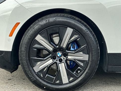 Used 2025 BMW iX xDrive50 w/ Premium Package image 33