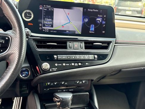 Used 2022 Lexus ES 300h F Sport w/ Accessory Package FWD image 16