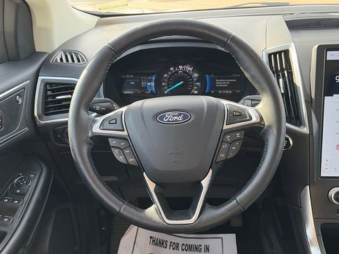 Used 2024 Ford Edge Titanium image 17