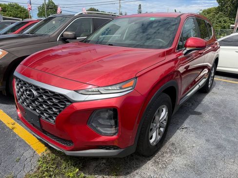 Used 2019 Hyundai Santa Fe SE FWD image 2