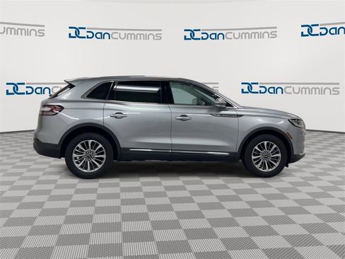 Used 2021 Lincoln Nautilus Reserve image 9