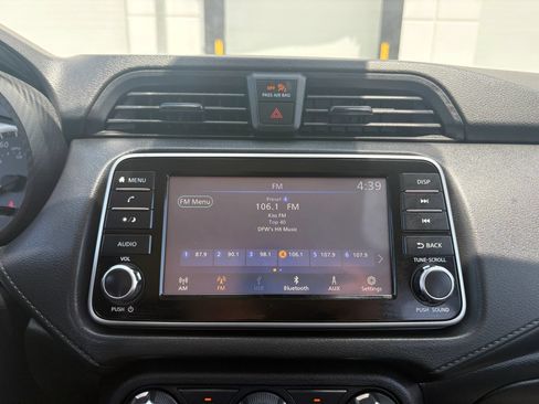 Used 2022 Nissan Versa S FWD image 15