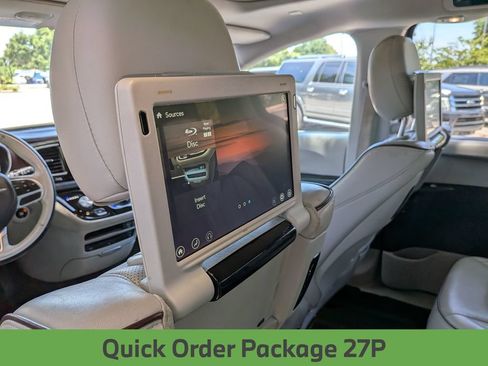 Used 2017 Chrysler Pacifica Limited FWD image 22