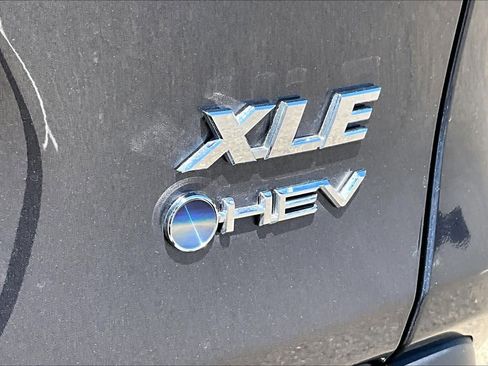 Used 2025 Toyota RAV4 XLE w/ Convenience Package AWD/4WD image 9