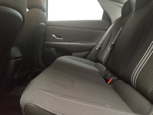 Used 2025 Hyundai Elantra SE w/ Cargo Package FWD image 18