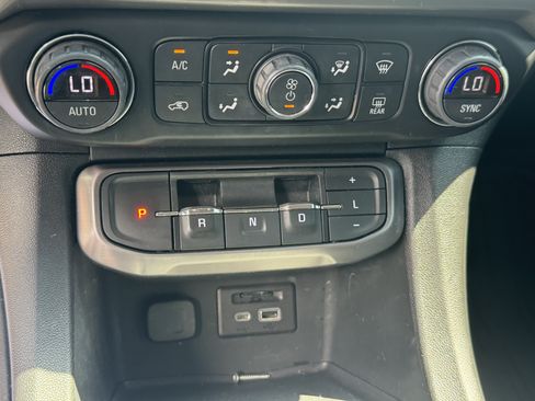Used 2022 GMC Acadia AT4 AWD/4WD image 35