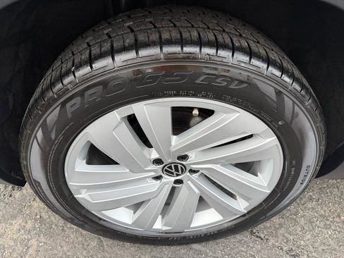 Used 2021 Volkswagen Atlas Cross Sport SE w/ Panoramic Sunroof Package image 27