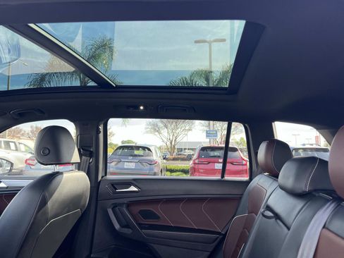 Used 2022 Volkswagen Tiguan SEL R-Line image 25