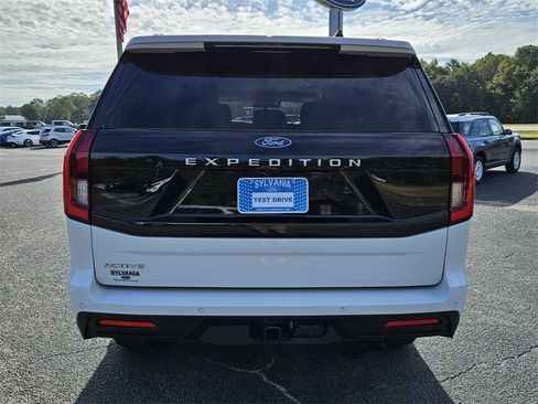 New 2025 Ford Expedition Active image 10