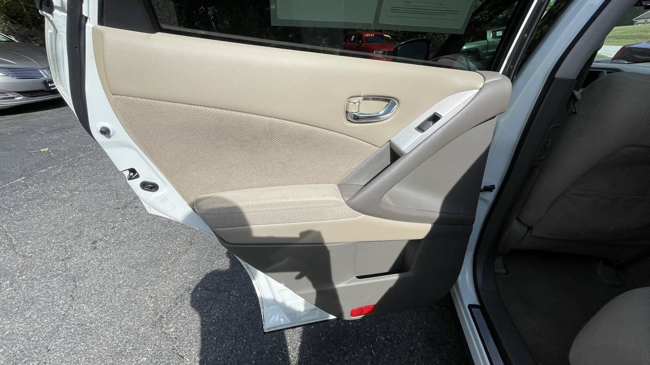Used 2014 Nissan Murano S AWD/4WD image 19