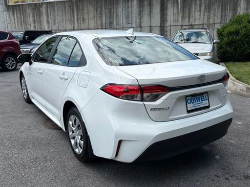 Used 2025 Toyota Corolla LE FWD image 5