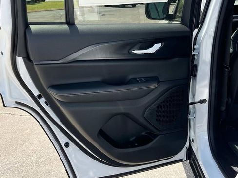 New 2026 Jeep Grand Cherokee Laredo AWD/4WD image 21