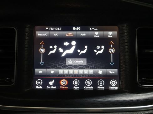 Used 2018 Dodge Charger GT image 31