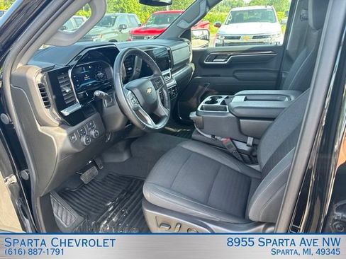 Used 2023 Chevrolet Silverado 1500 LT AWD/4WD image 16