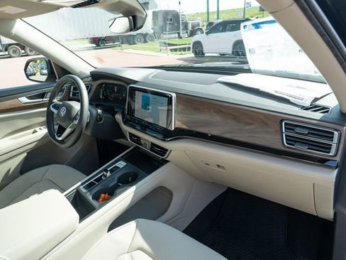 New 2026 Volkswagen Atlas SE FWD image 41