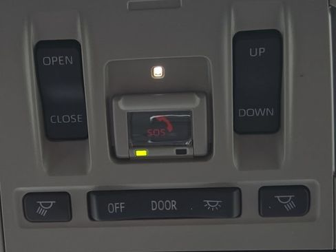 Used 2023 Toyota Highlander XLE FWD image 25