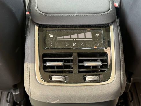 Used 2025 Volvo XC90 B6 Plus w/ Protection Package Premier AWD/4WD image 17