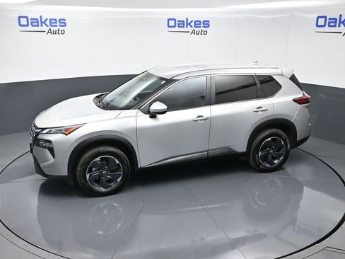 Used 2024 Nissan Rogue SV image 50