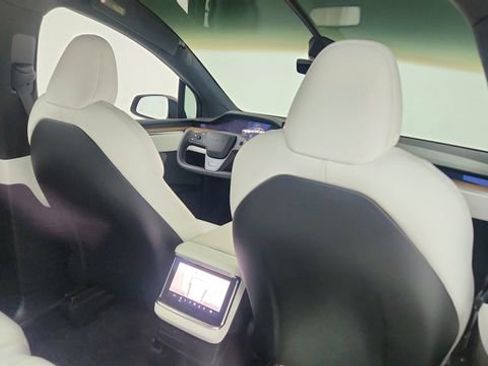 Used 2022 Tesla Model X image 26