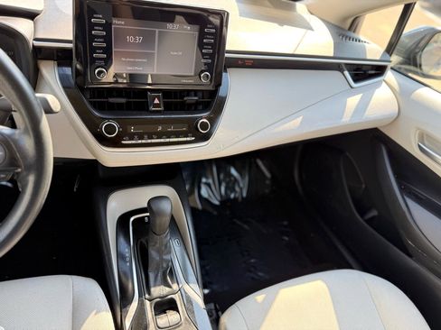 Used 2021 Toyota Corolla L image 14