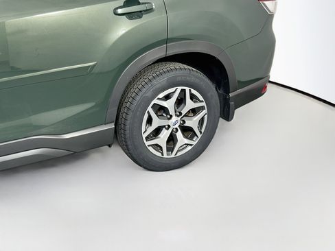 Used 2023 Subaru Forester Premium AWD/4WD image 30