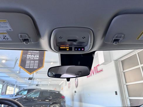 Certified 2024 Chevrolet Trax LT image 25