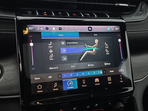 Used 2024 Jeep Grand Cherokee L Limited w/ Luxury Tech Group II image 30