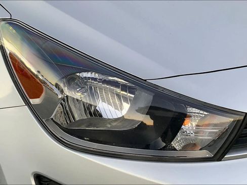 Used 2022 Kia Rio S image 25