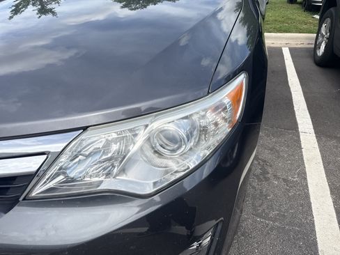 Used 2012 Toyota Camry XLE w/ Leather Pkg FWD image 12