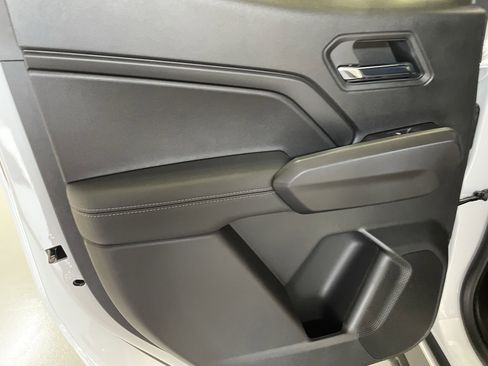 New 2026 GMC Canyon Elevation w/ Convenience Package image 9