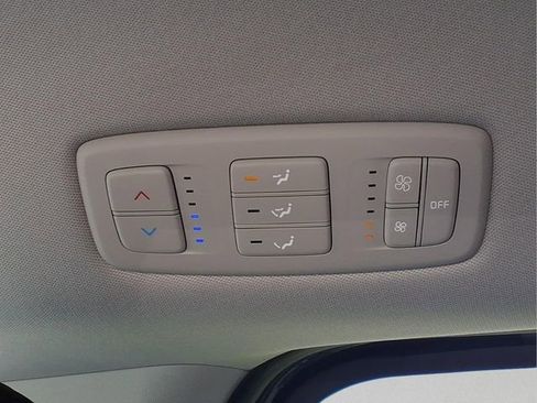 Used 2024 Kia Carnival LX FWD image 20